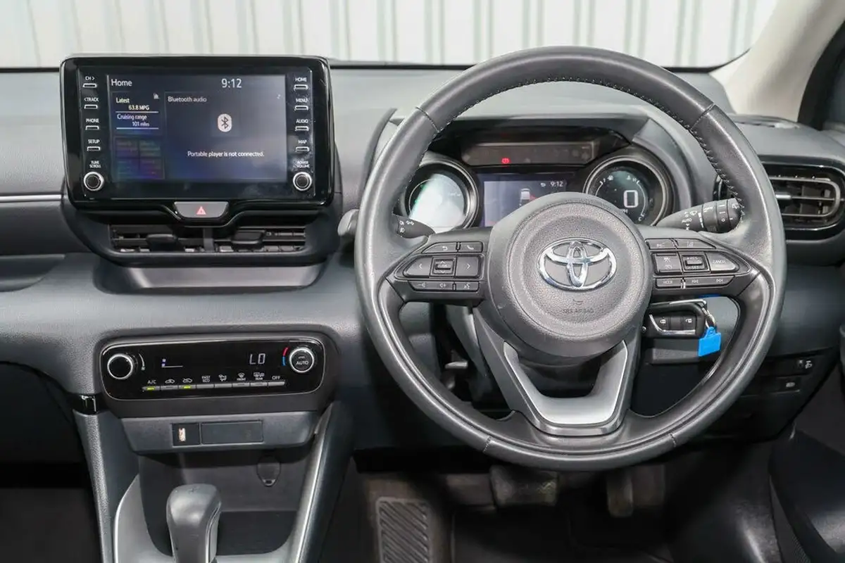2022-toyota-yaris-15-vvt-i-design-big-5