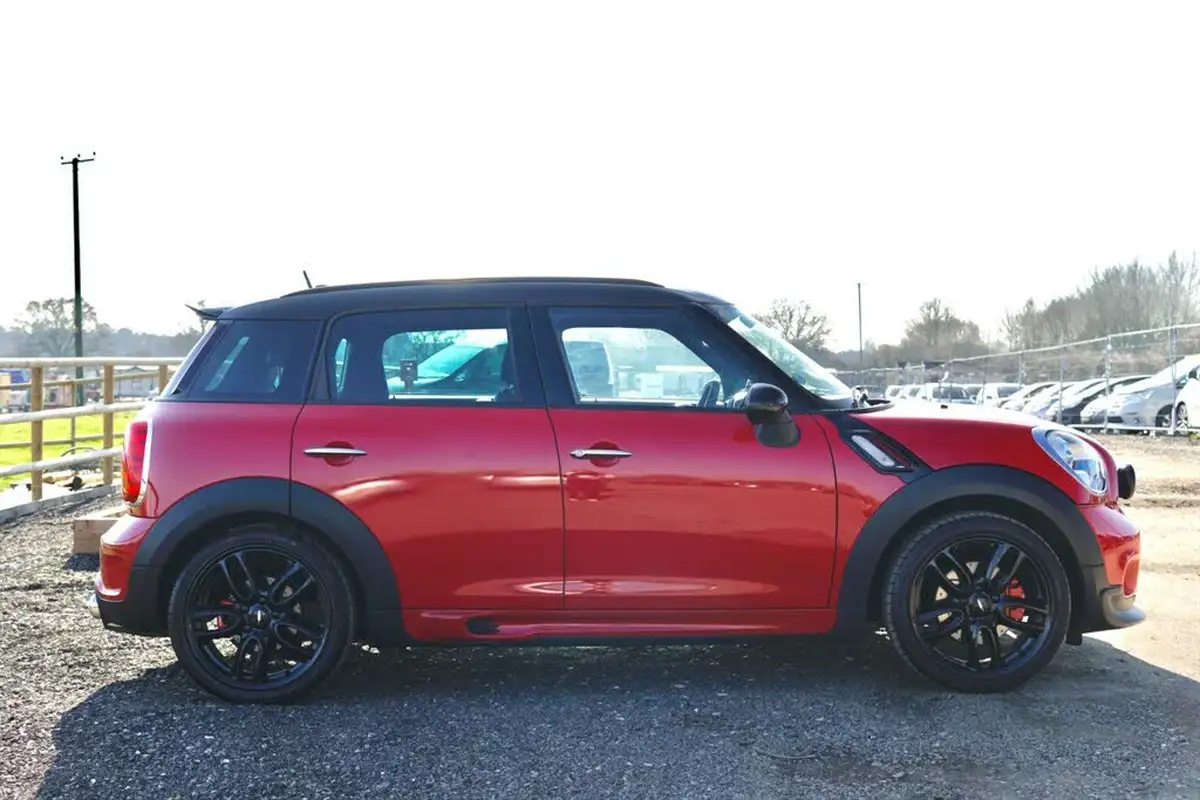 2012-mini-countryman-16-cooper-s-190bhp-all4-big-6