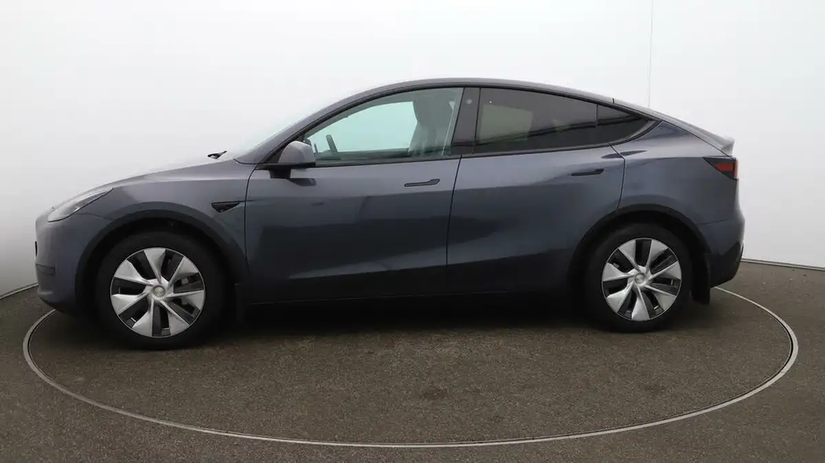 2023-tesla-model-y-e-rwd-big-56
