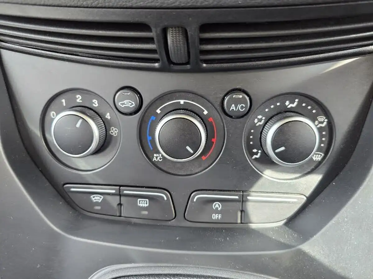 2016-ford-kuga-20tdci-zetec-big-21
