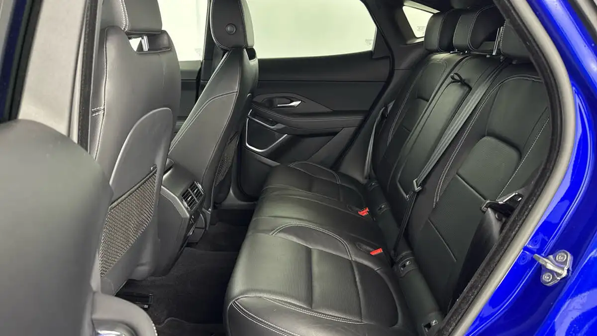 2018-jaguar-e-pace-20-i4d-r-dynamic-se-180ps-big-13