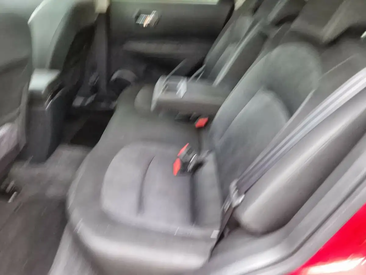 2010-nissan-qashqai-15td-n-tec-big-21