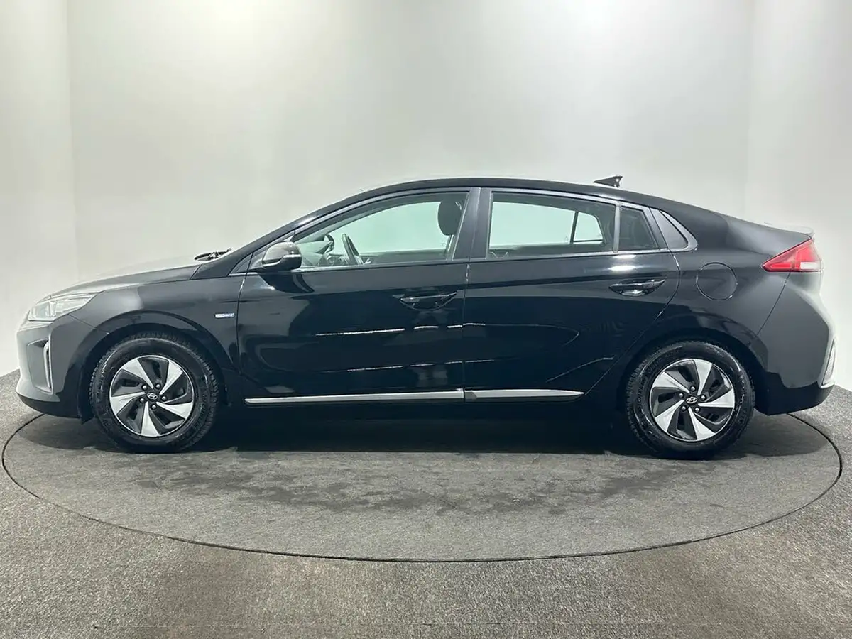 2018-hyundai-ioniq-16-gdi-se-hybrid-big-4