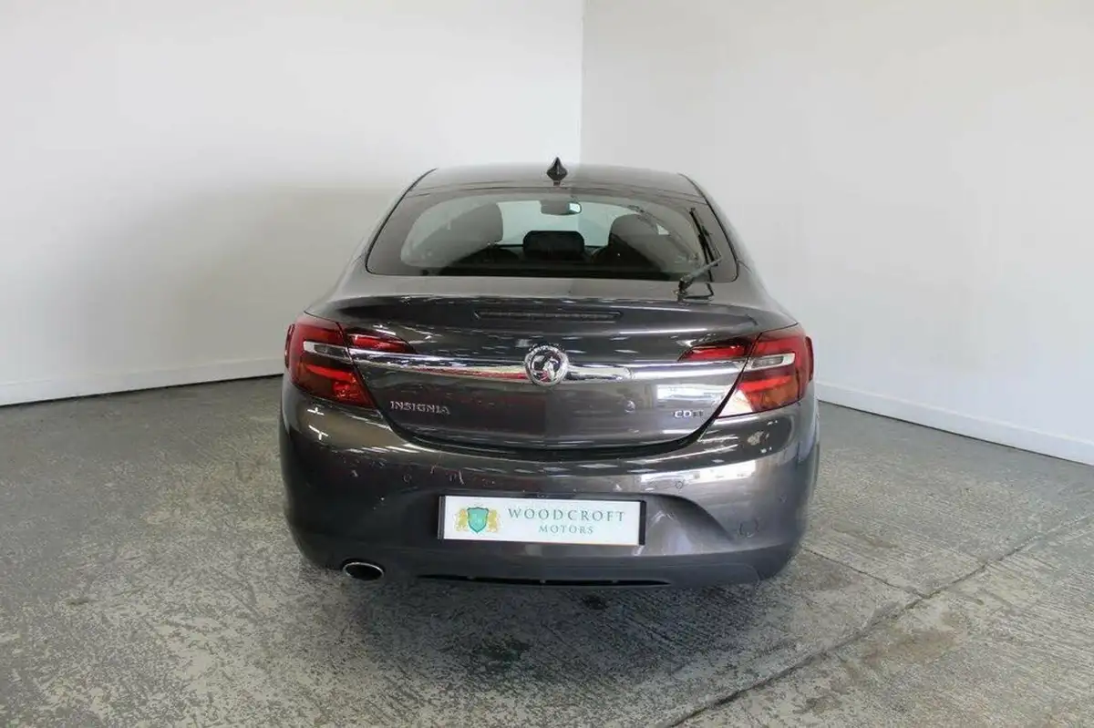 2015-vauxhall-insignia-20cdti-elite-nav-ecoflex-ss-hatchback-5d-big-13
