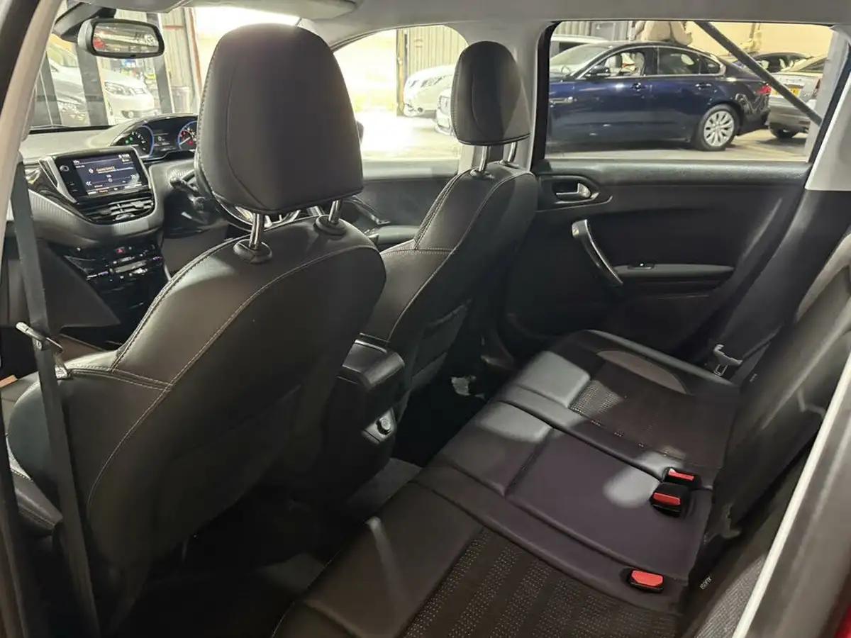 2018-peugeot-2008-suv-12-puretech-allure-82bhp-big-11