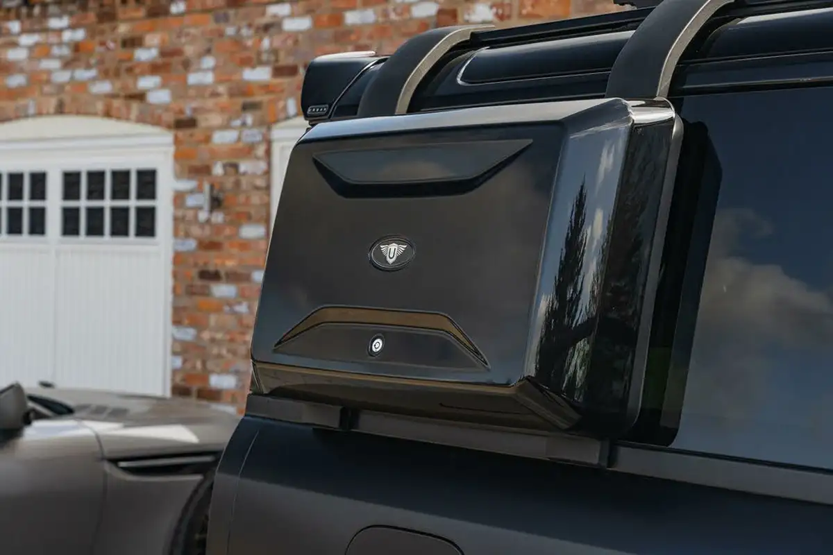 2023-land-rover-90-defender-big-26