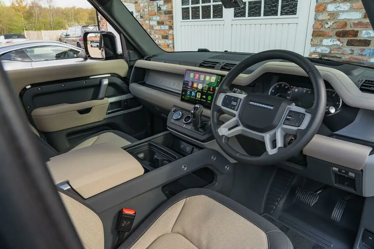 2023-land-rover-90-defender-big-2