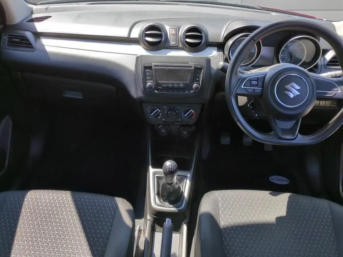 2019-suzuki-swift-12-dualjet-attitude-big-9