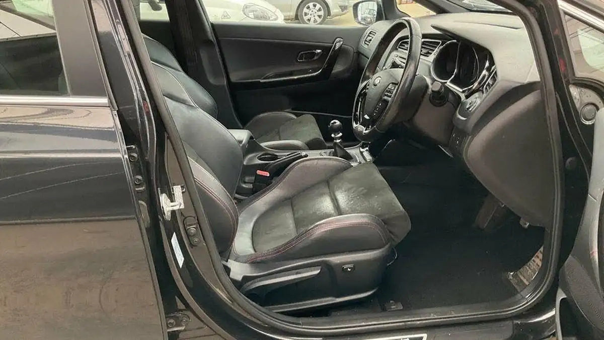 2014-kia-ceed-16-gt-tech-big-13