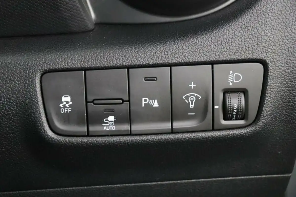 2021-hyundai-kona-e-premium-204ps-64kwh-7kw-obc-big-34