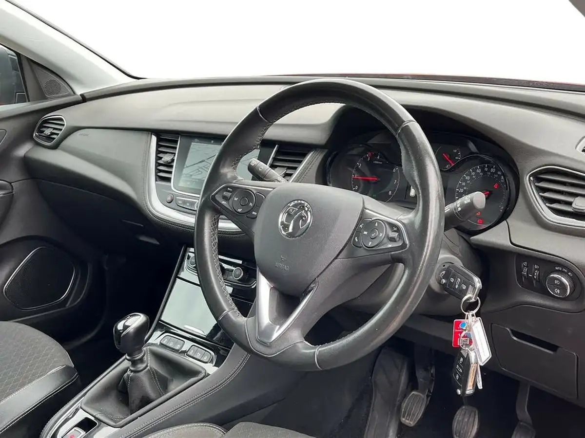 2021-vauxhall-grandland-x-12-sri-nav-big-5