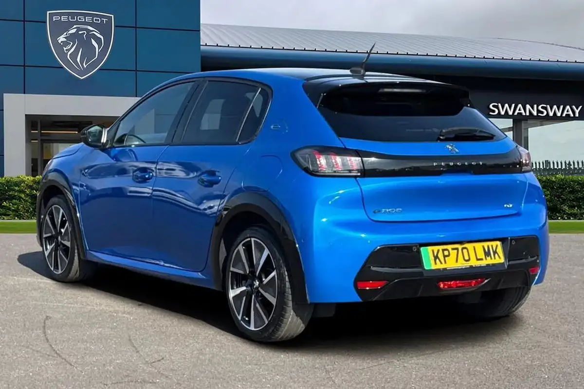 2021-peugeot-208-e-gt-premium-big-1