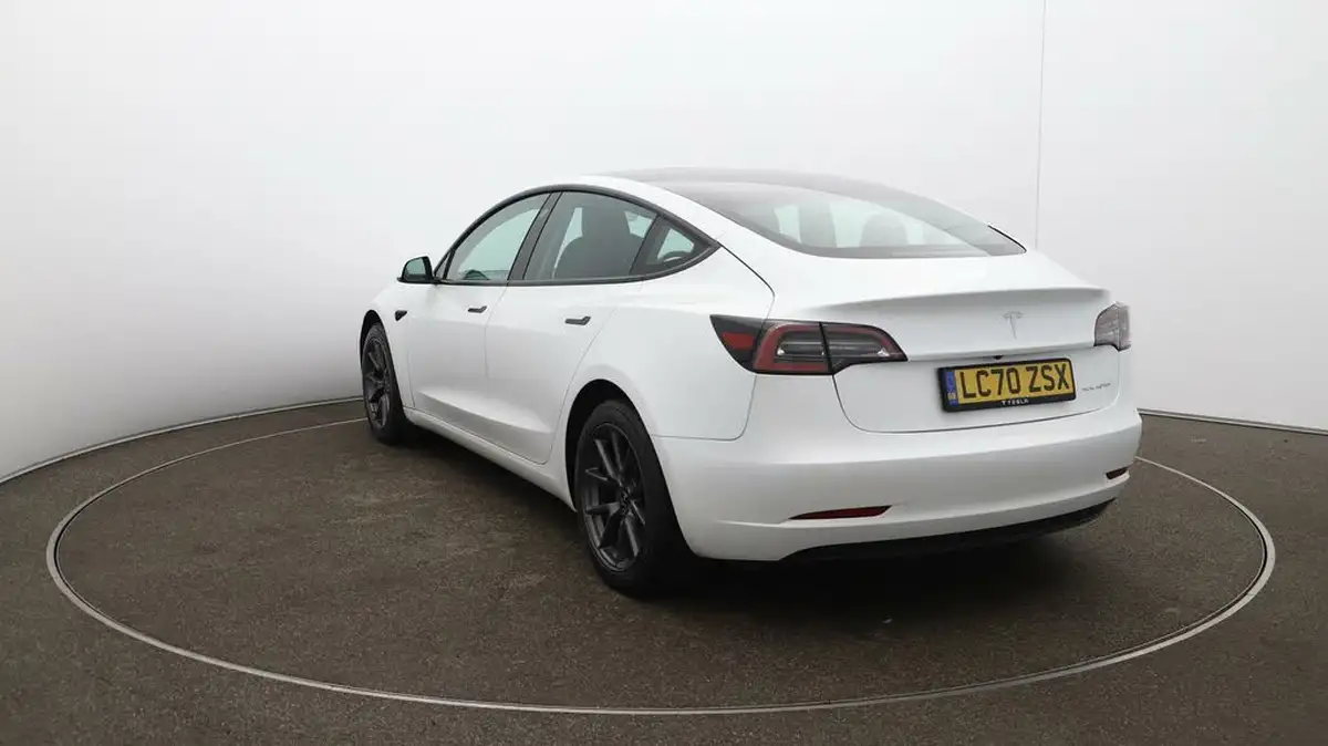 2020-tesla-model-3-e-long-range-big-60
