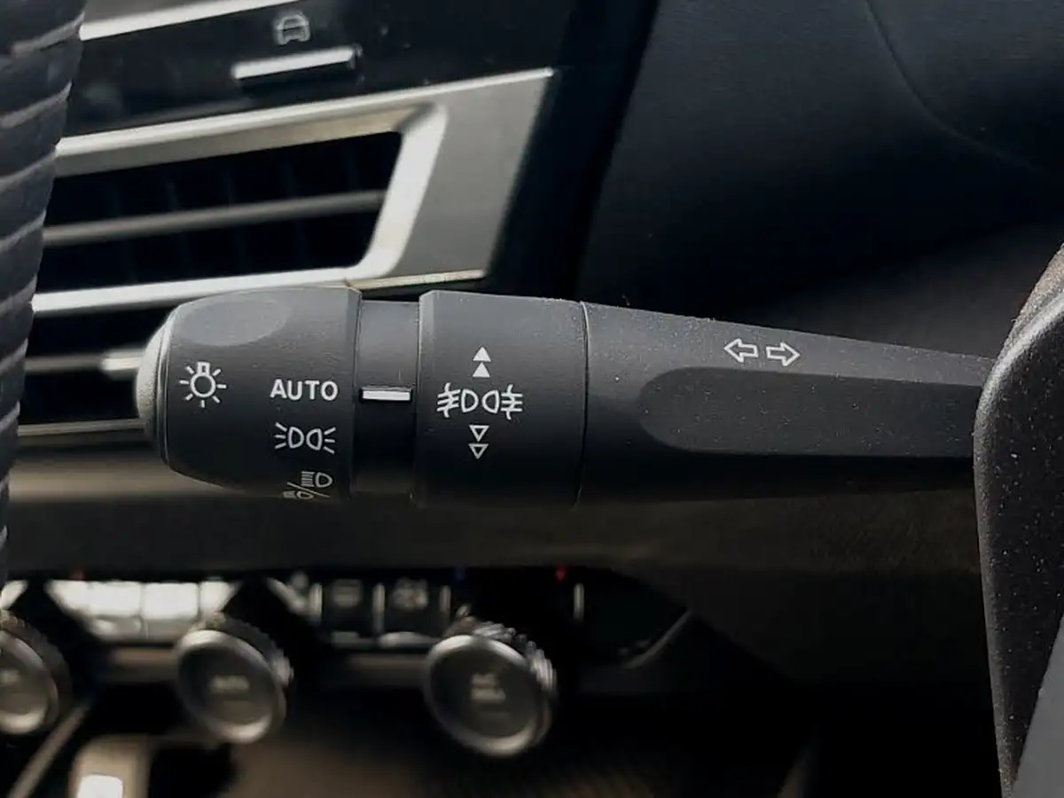 2022-citroen-c4-12-puretech-sense-plus-big-17