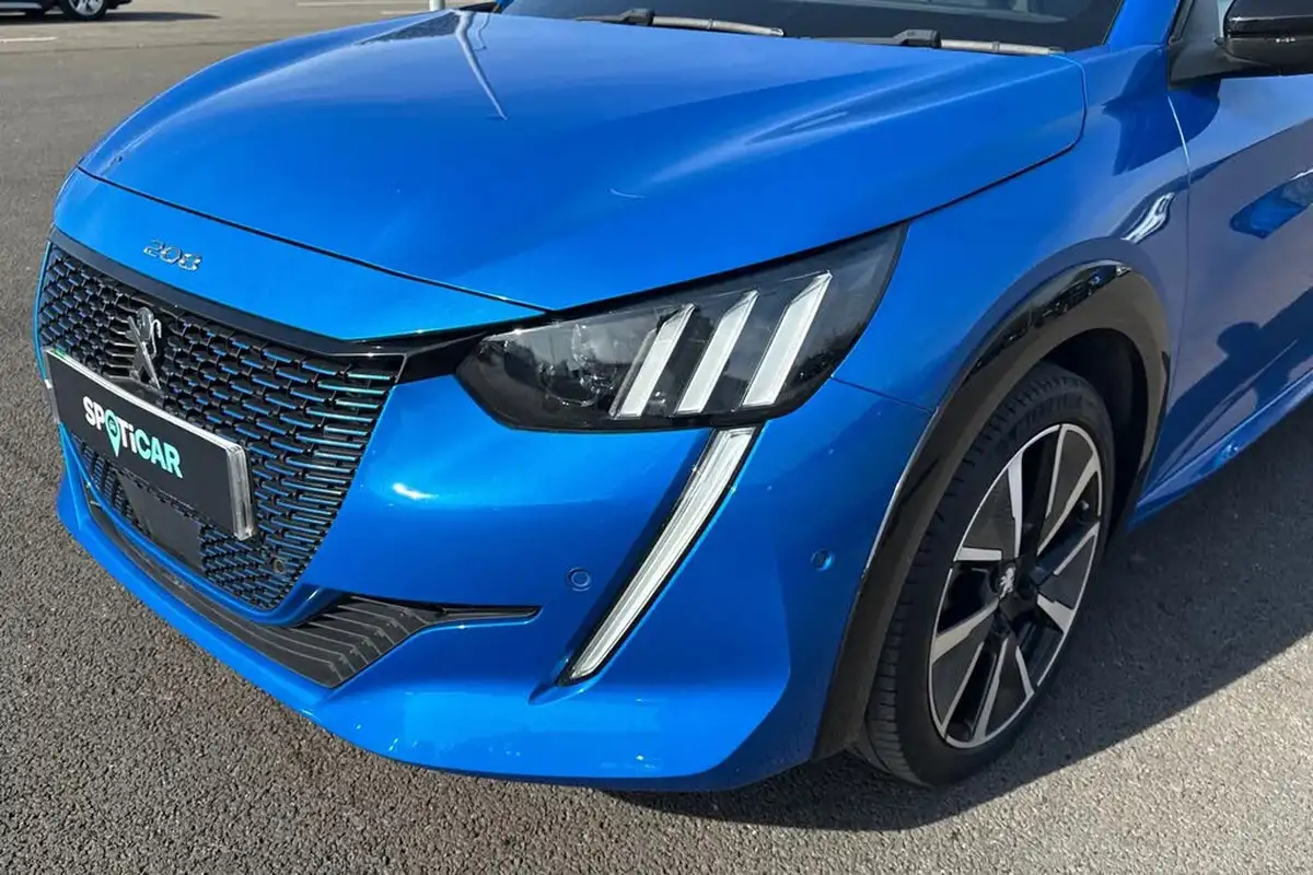 2021-peugeot-208-e-gt-premium-big-25