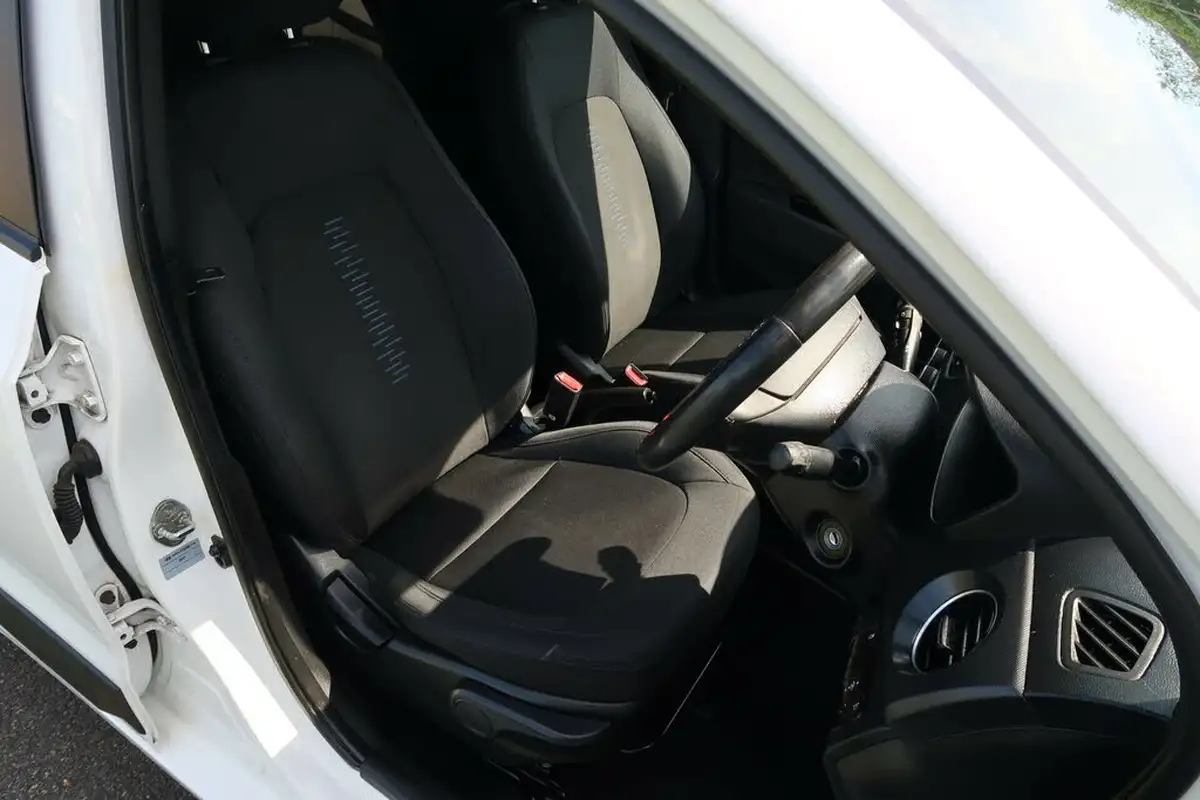 2018-hyundai-i10-10-go-se-66ps-big-21