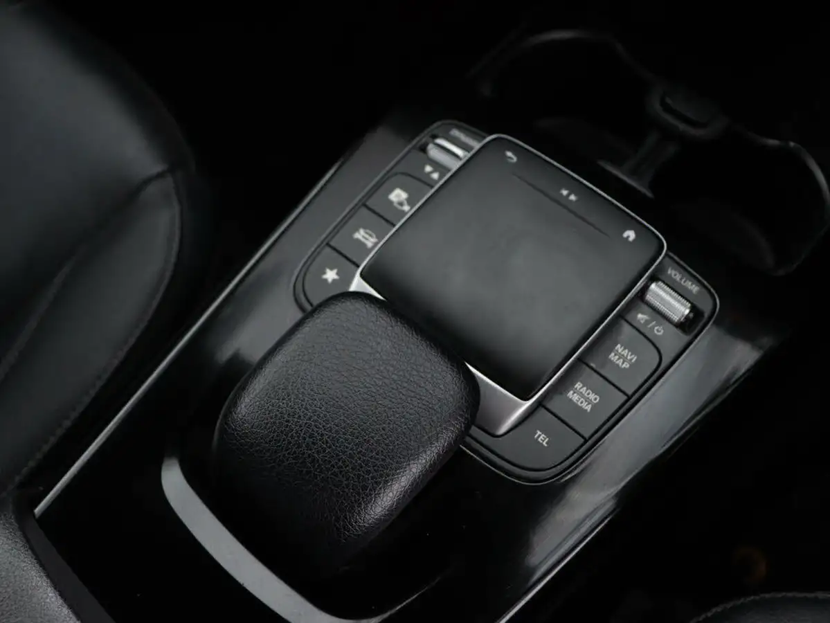 2022-mercedes-benz-cla-13-cla-200-amg-line-premium-coupe-4d-big-31