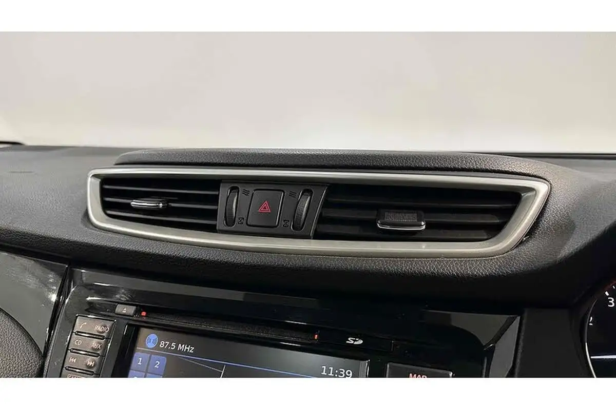 2016-nissan-qashqai-12-dig-t-tekna-xtronic-cvt-big-42
