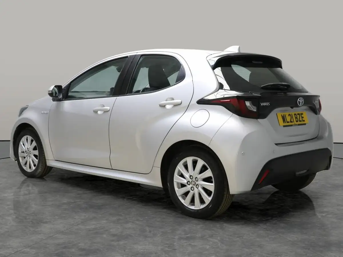 2021-toyota-yaris-15-vvt-i-icon-114bhp-hybrid-1490cc-e-cvt-big-13