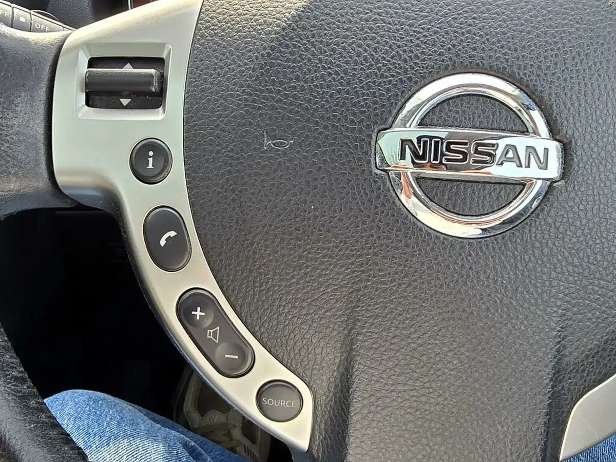 2013-nissan-qashqai-15td-360-big-28