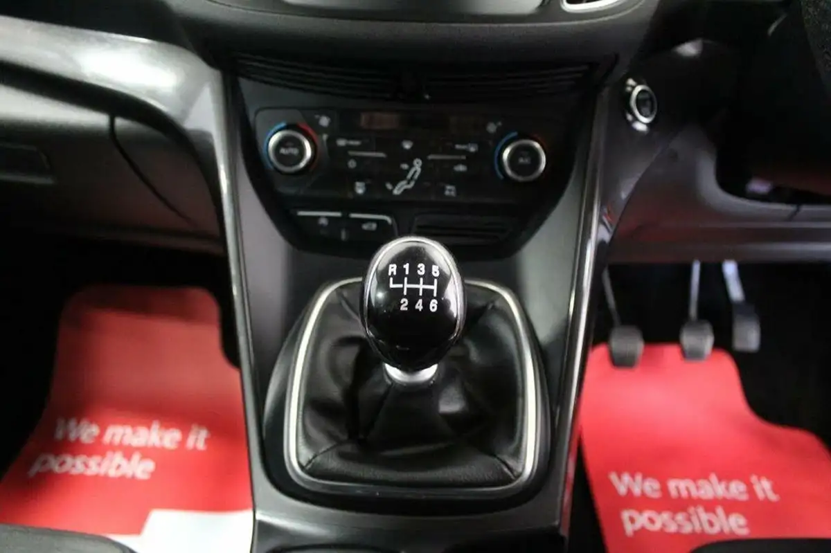 2017-ford-c-max-20tdci-titanium-big-44