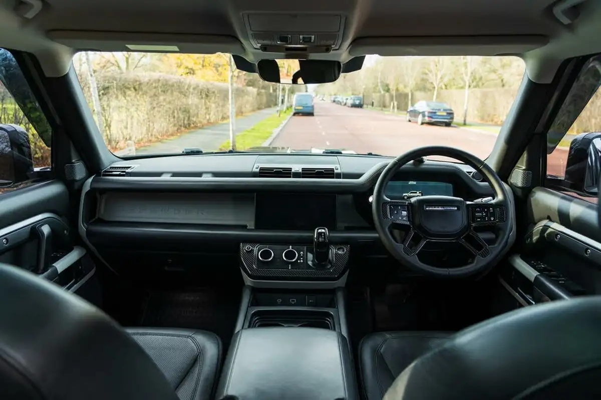 2021-land-rover-110-defender-30-d250-hse-big-43
