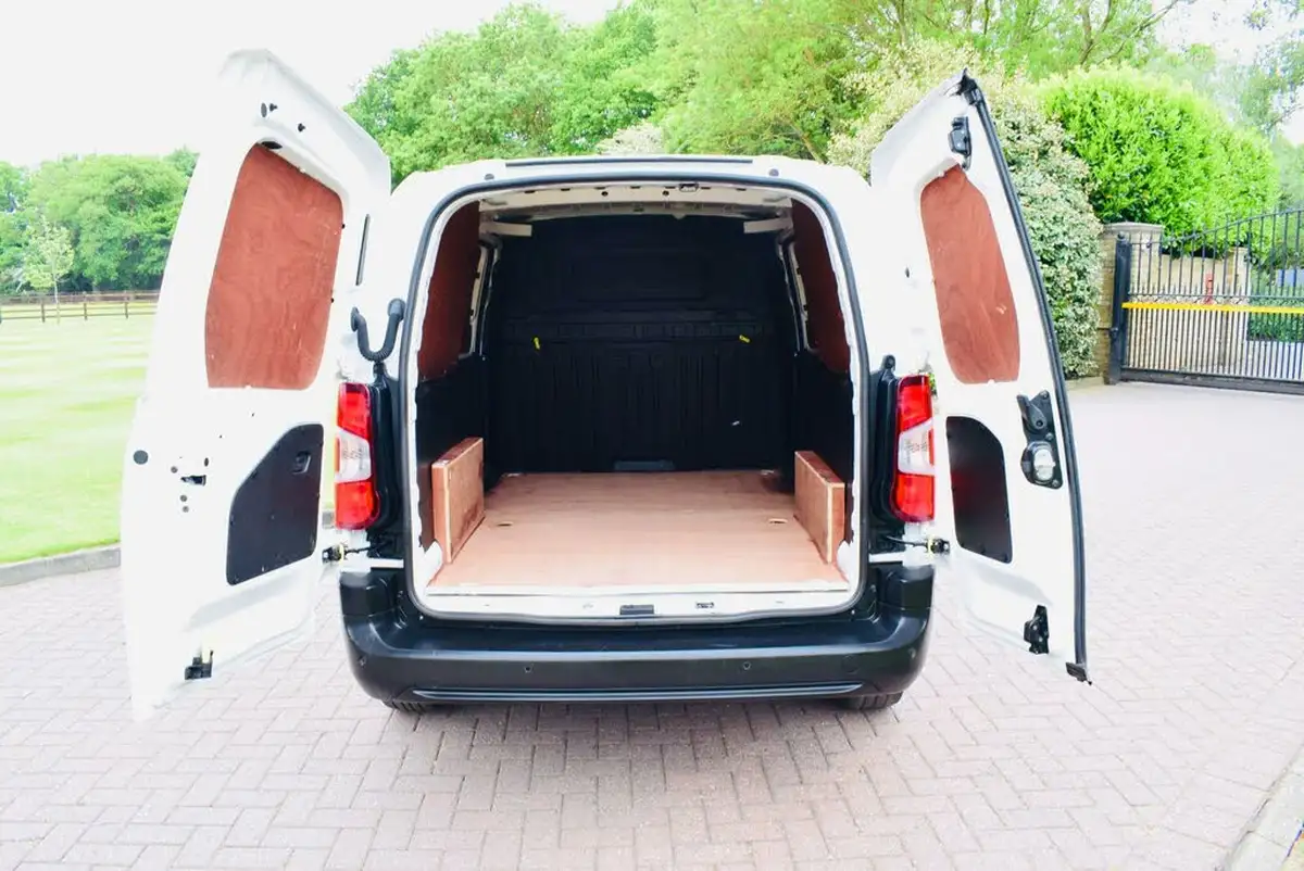 2022-toyota-proace-city-15d-icon-l2-big-9