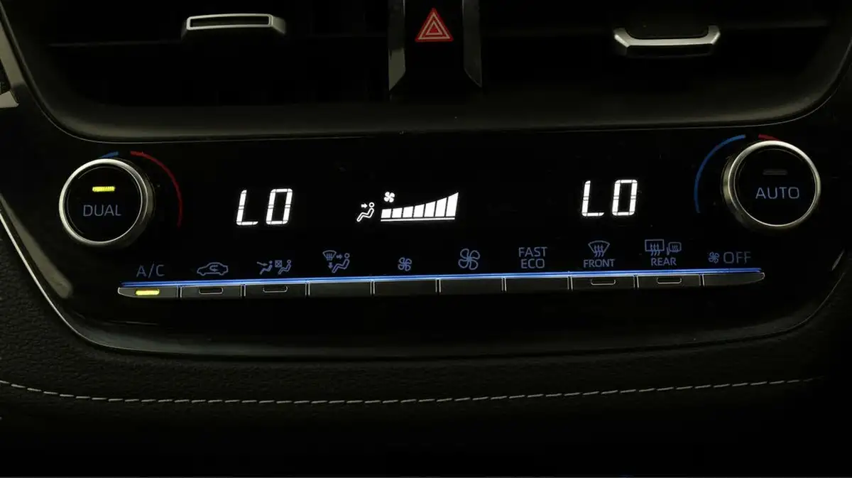2020-toyota-corolla-18-vvt-i-icon-tech-spare-wheel-touring-sports-5d-big-11