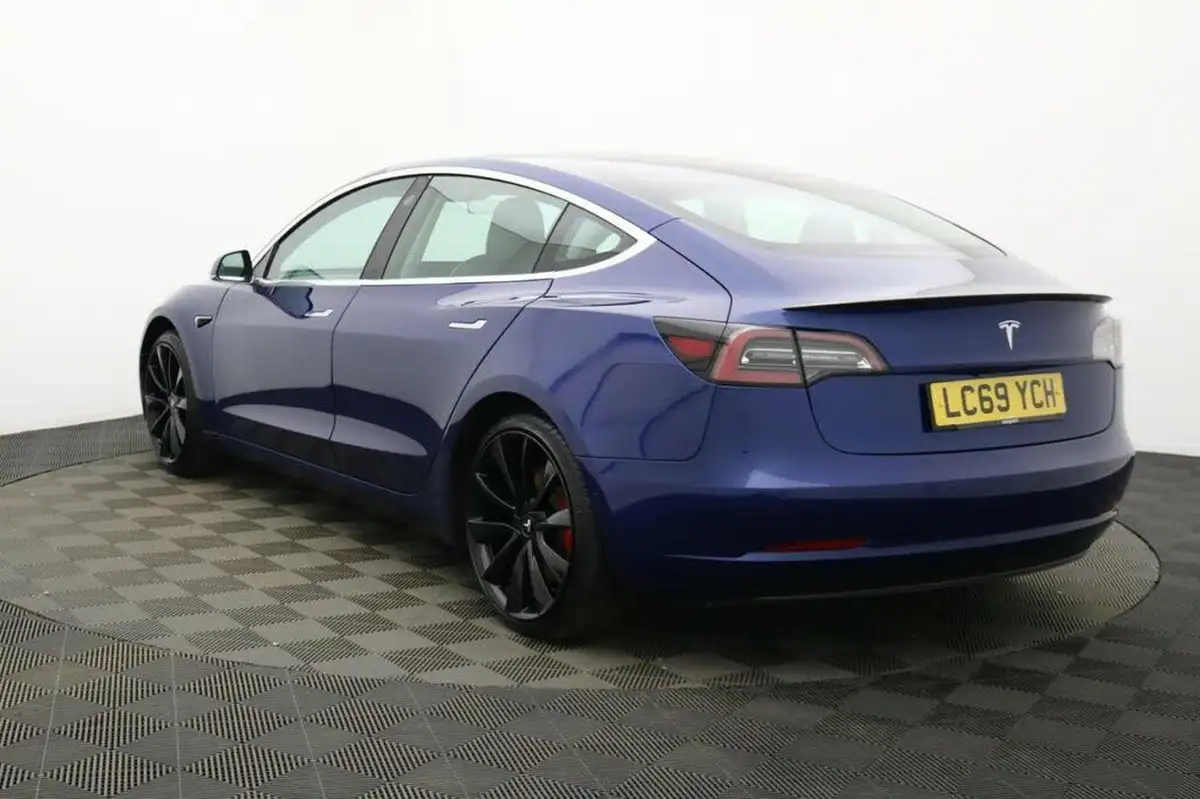 2019-tesla-model-3-e-4x4-performance-pack-big-6