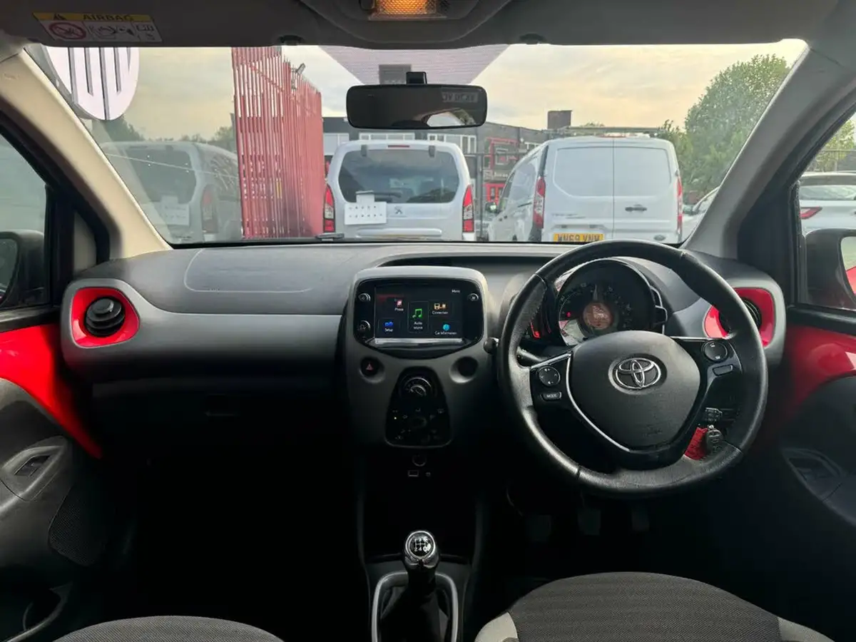 2020-toyota-aygo-10-vvt-i-x-play-big-23
