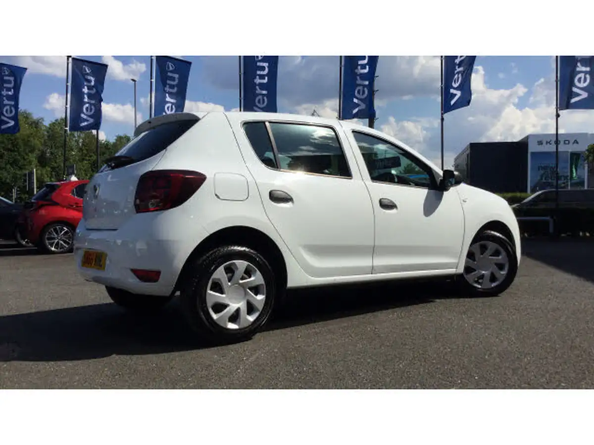 2018-dacia-sandero-10-sce-essential-big-33