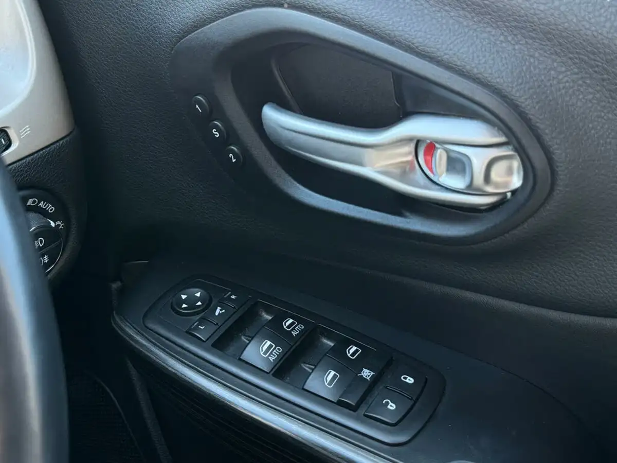 2014-jeep-cherokee-20crd-limited-168bhp-4wd-ss-auto-big-43