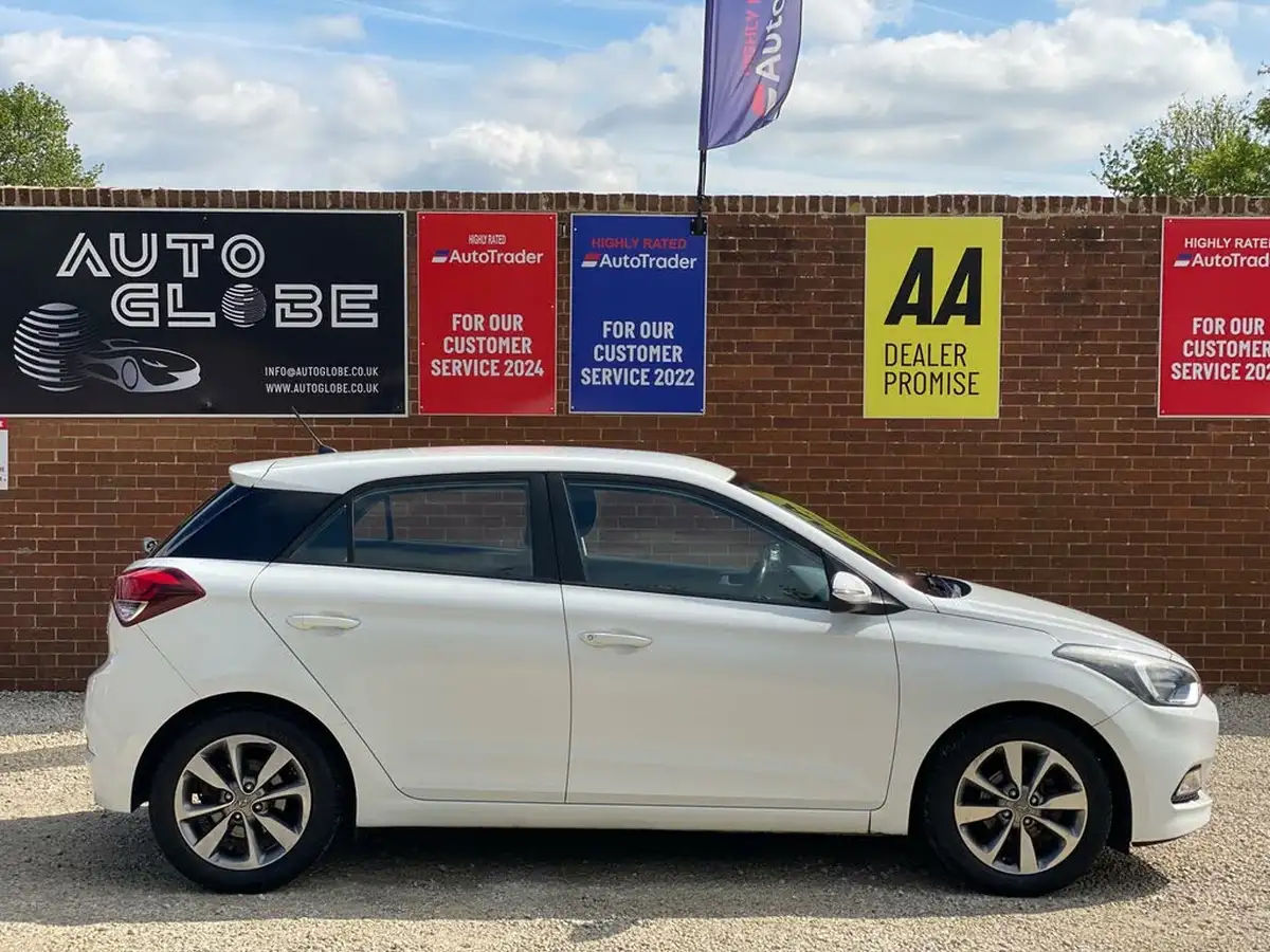 2015-hyundai-i20-12-se-hatchback-5d-big-3