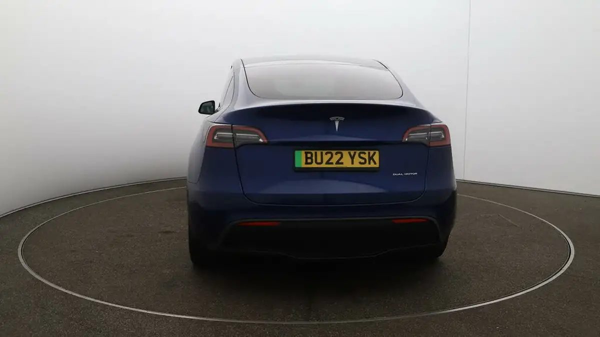 2022-tesla-model-y-e-long-range-big-57