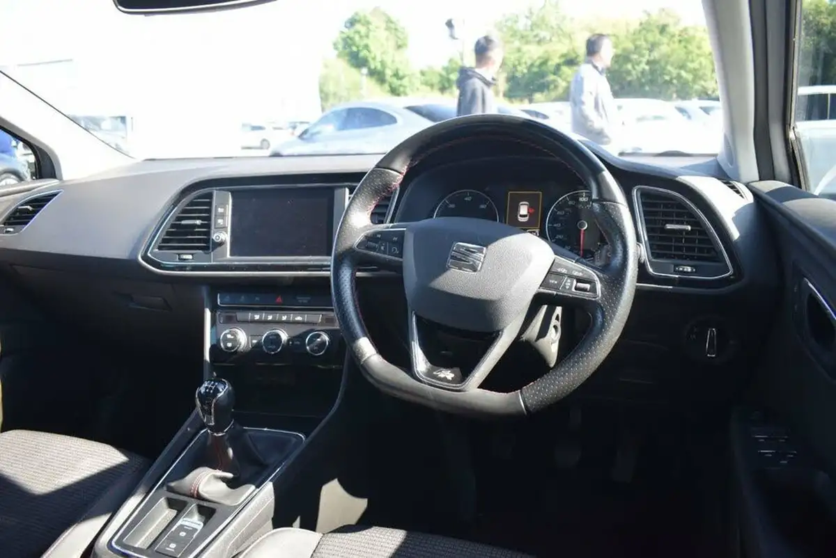 2019-seat-leon-20tdi-fr-estate-big-2