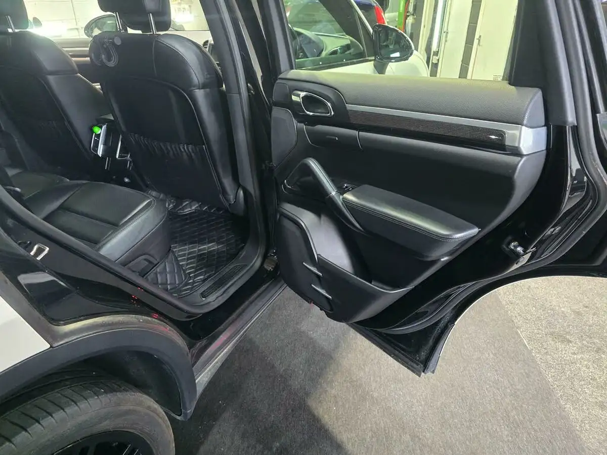 2015-porsche-cayenne-30-s-e-hybrid-big-22