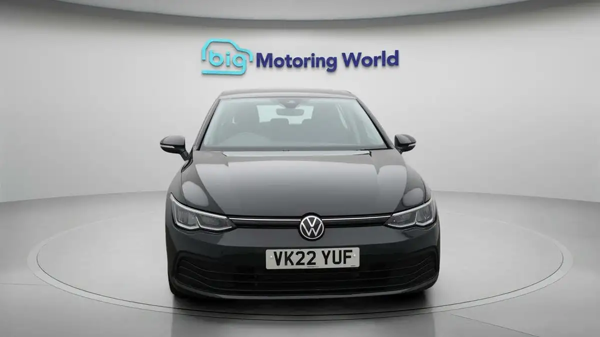 2022-volkswagen-golf-15-tsi-life-150ps-hatchback-big-2