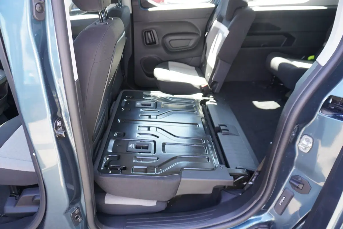 2024-citroen-berlingo-e-plus-xl-size-big-29