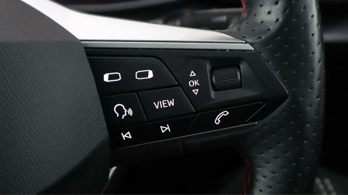 2020-seat-leon-15-tsi-evo-fr-150ps-estate-big-23