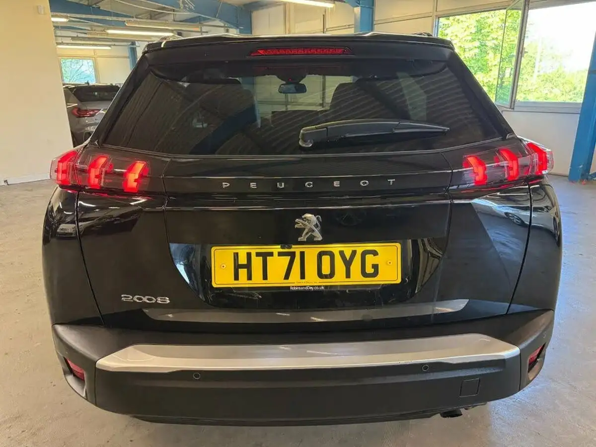 2022-peugeot-2008-suv-12-puretech-allure-premium-100bhp-big-19