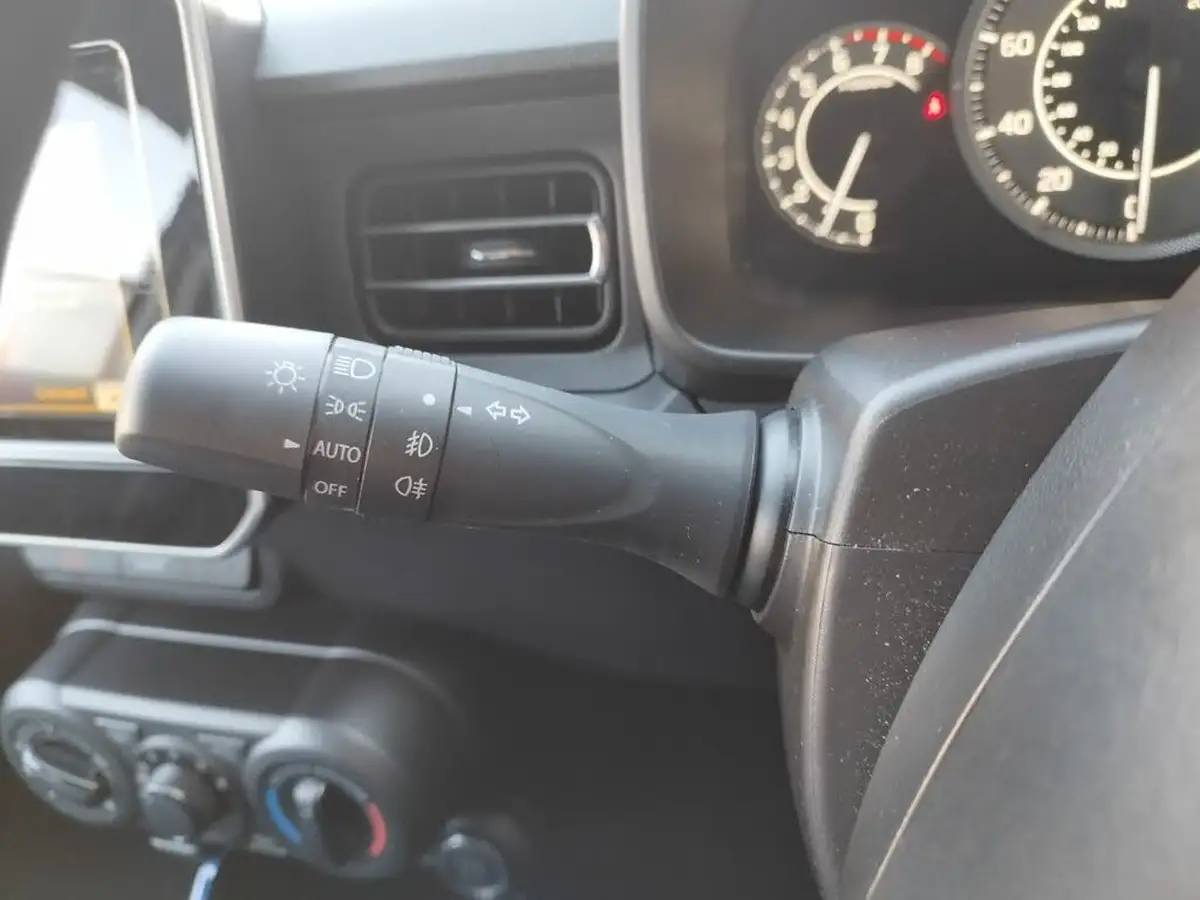 2022-suzuki-ignis-12-dualjet-sz-t-big-8