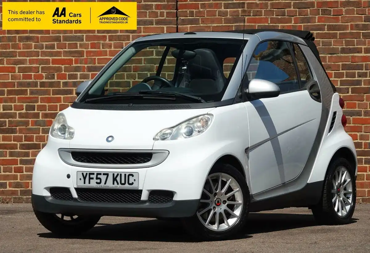 2008-smart-fortwo-10-passion-71bhp-cabriolet-big-0
