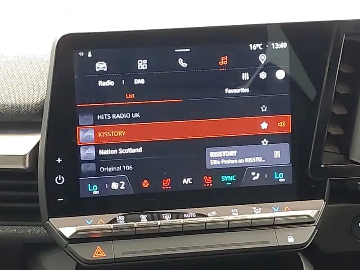 2023-renault-megane-e-tech-e-techno-big-10