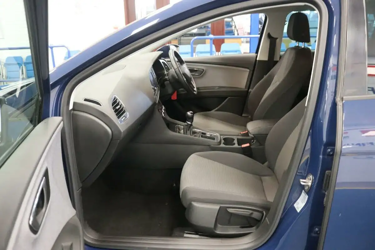 2018-seat-leon-16tdi-se-dynamic-technology-hatchback-big-11