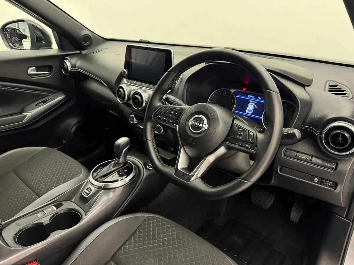 2024-nissan-juke-10-dig-t-n-connecta-dct-big-19