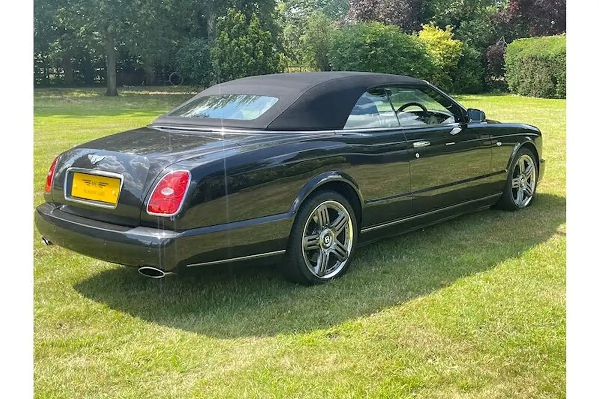 2006-bentley-azure-68-big-30