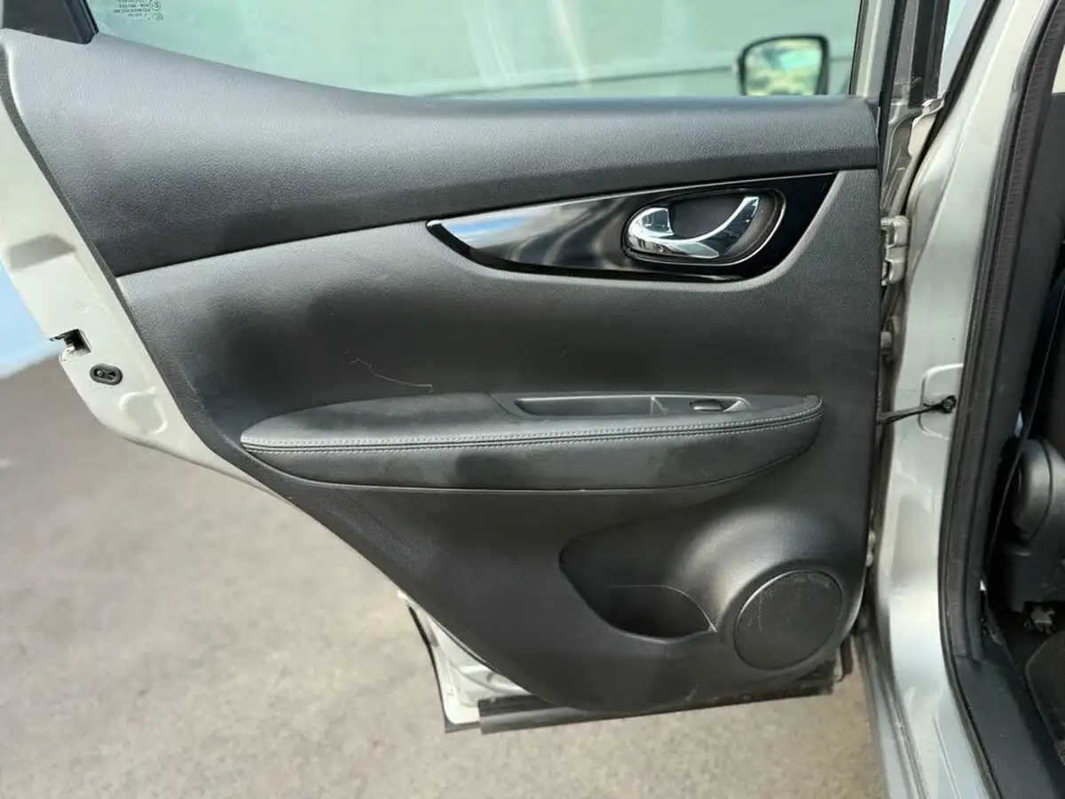 2015-nissan-qashqai-16dci-tekna-xtronic-cvt-big-28