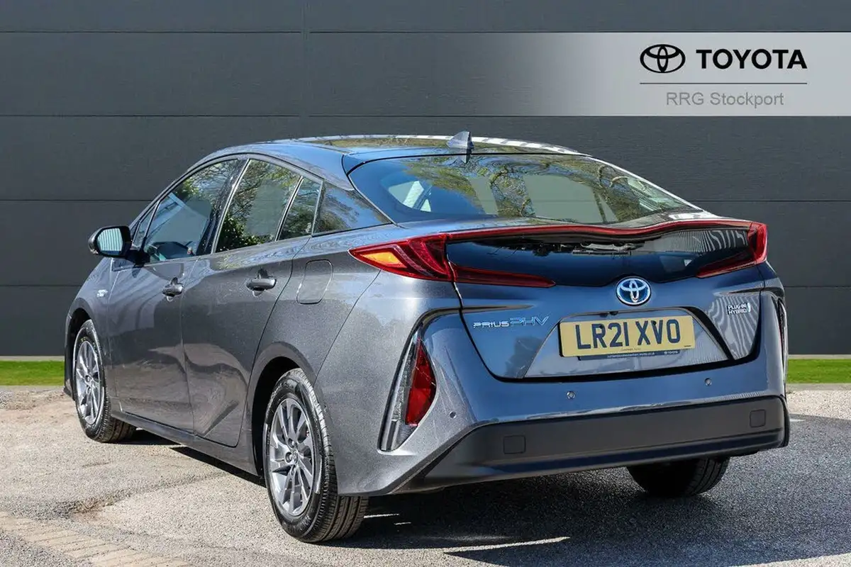 2021-toyota-prius-18-vvt-i-excel-plug-in-e-cvt-big-3