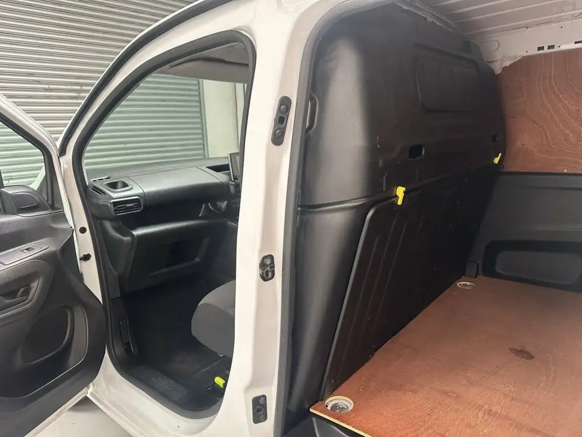 2021-vauxhall-combo-15cdti-sportive-2300-100pseu6dt-l1h1-panel-big-23