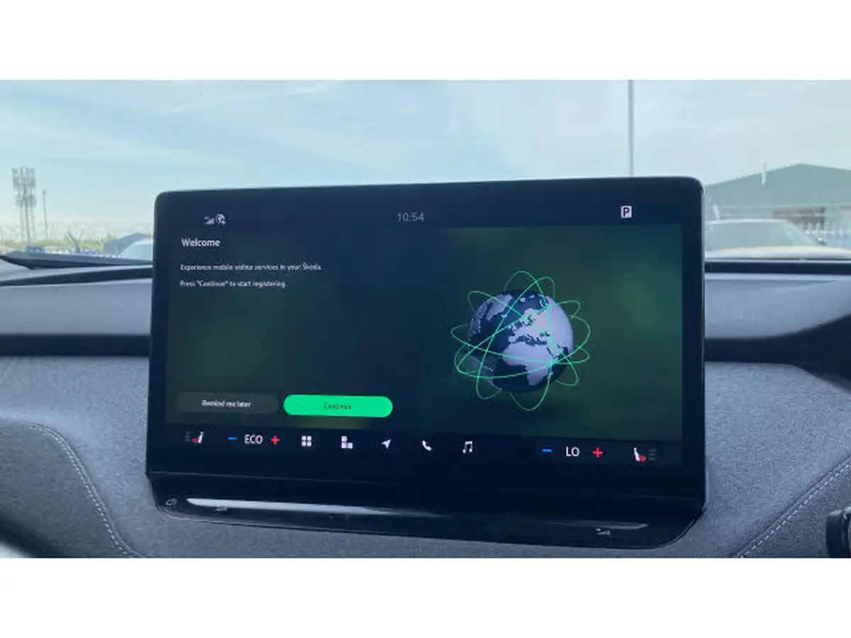 2025-skoda-enyaq-e-85-edition-82-kwh-station-wagon-big-11
